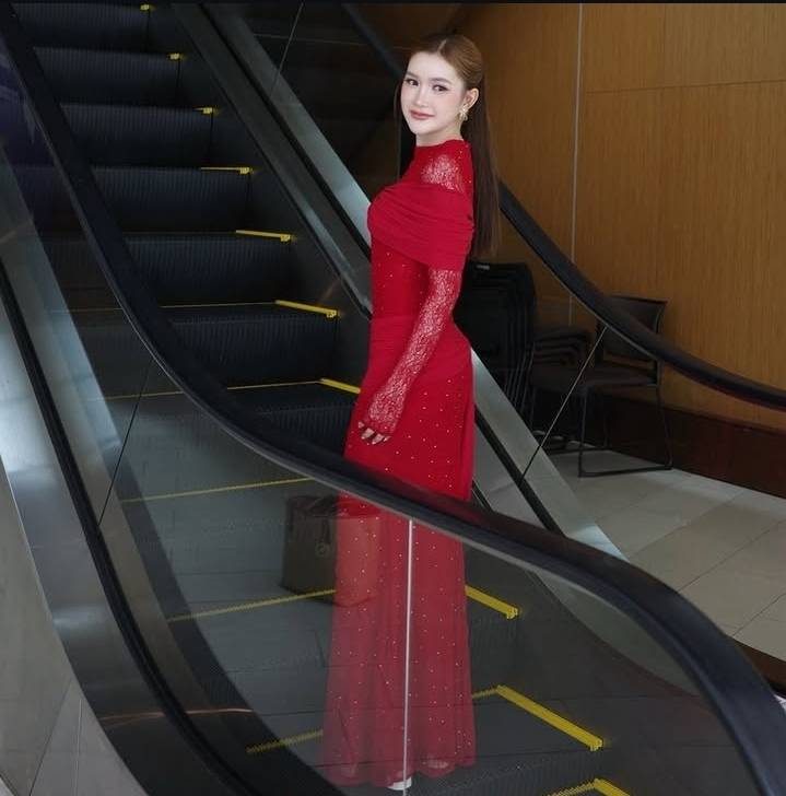ภาพลูกค้าใส่ชุดจากร้าน 11