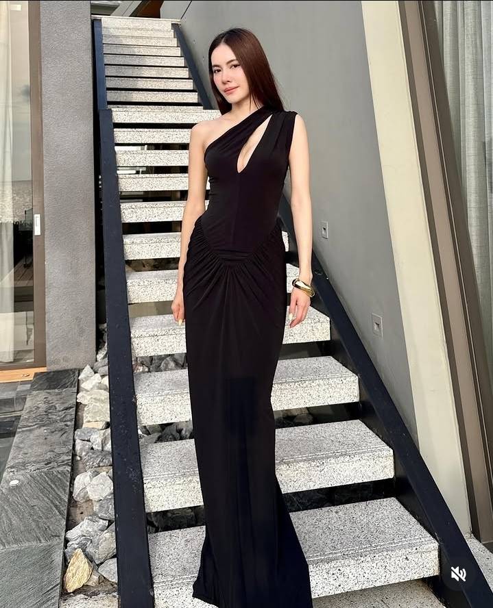 ภาพลูกค้าใส่ชุดจากร้าน 15