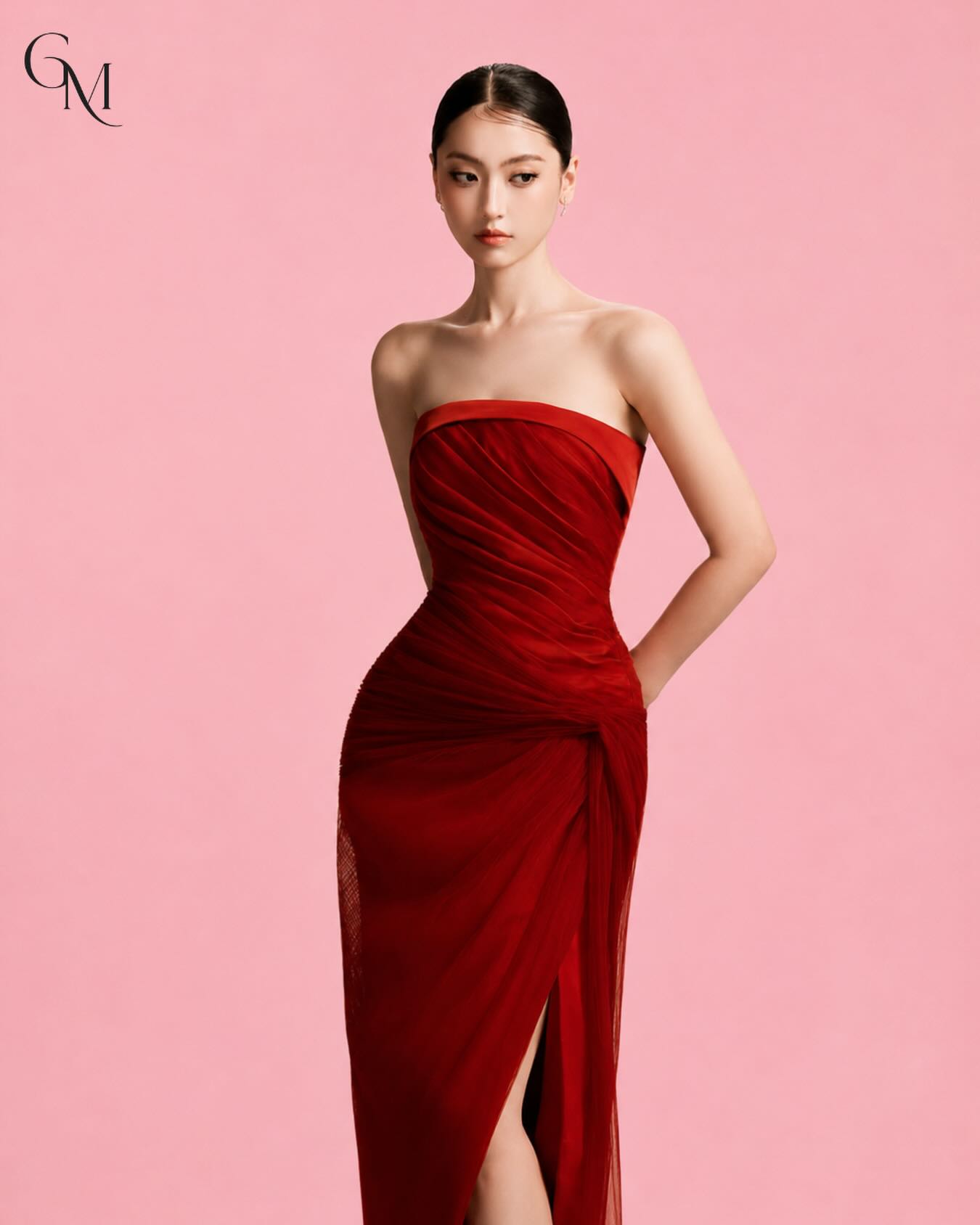 เดรสยาวเกาะอกจับเดรปสีแดง BYDI