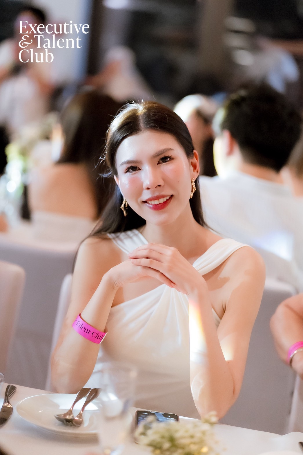 ภาพลูกค้าใส่ชุดจากร้าน 4